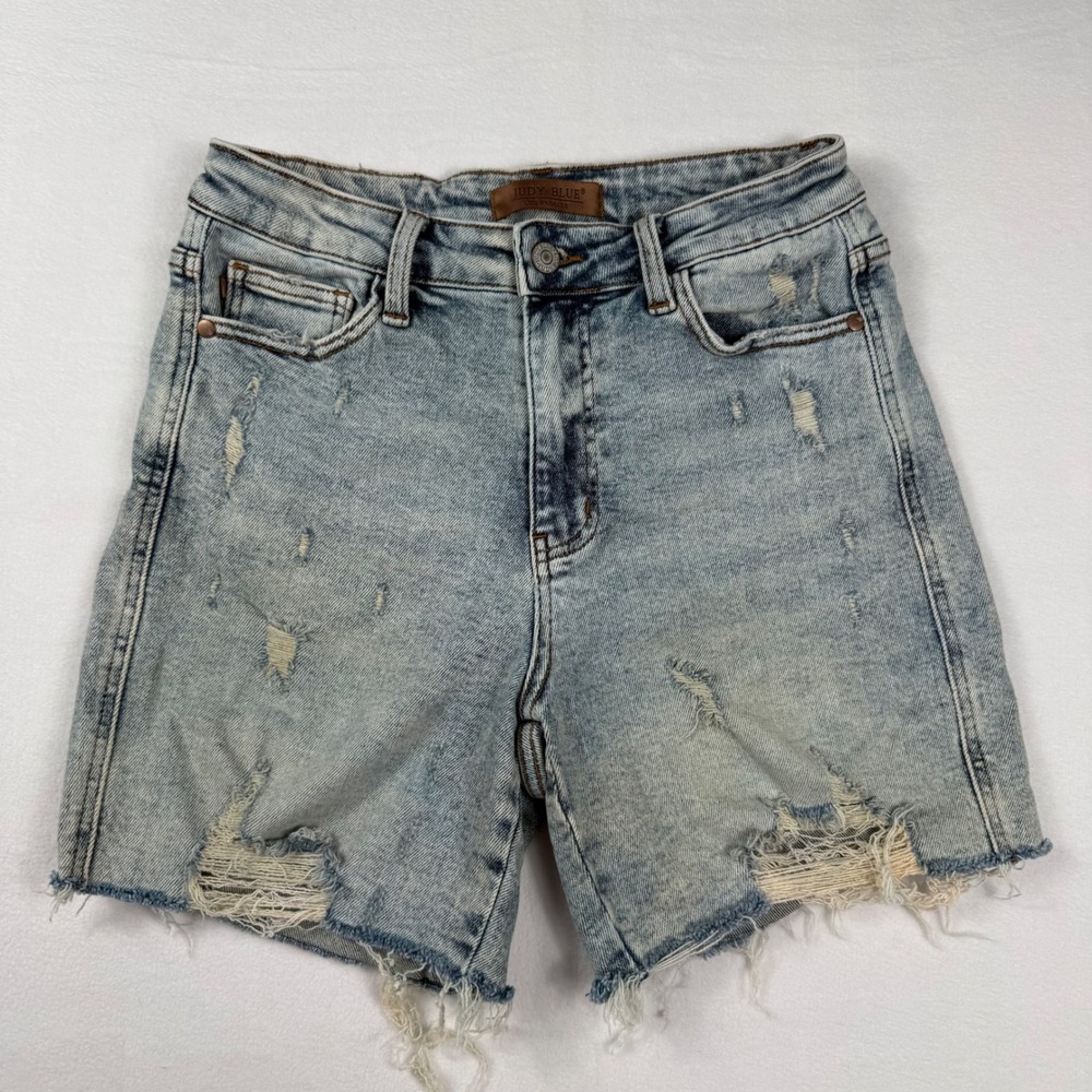 Judy Blue Distressed Denim Shorts Medium Light Wash Boho Frayed Raw Hem JB150250